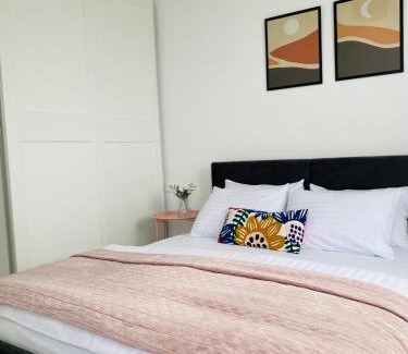Sector 6 Apartment | Orhideea Central Apartments