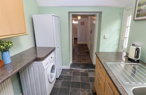 Dinas Cross Cottage | ORIELTON COTTAGE, pet friendly, with open fire in Dinas Cross
