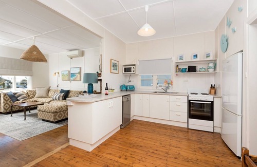Mollymook Cottage | Original 1950's beach cottage