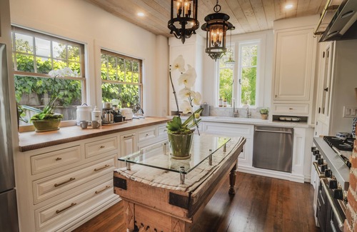 Alta Mesa House | Original Frank Lloyd Wright Home, Walk to Everything, 3 Blocks to Beach
