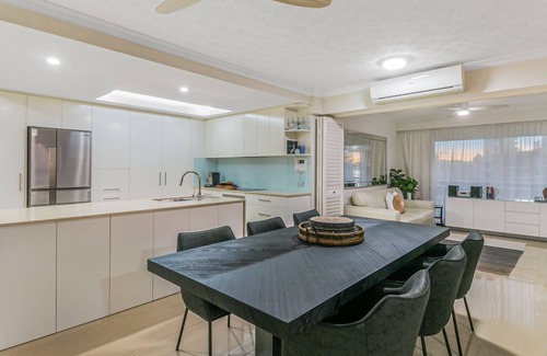 Coolangatta Apartment | Orion 6 - Beachfront Rainbow Bay - All Linen Supplied - Min. 3 Night Stays!