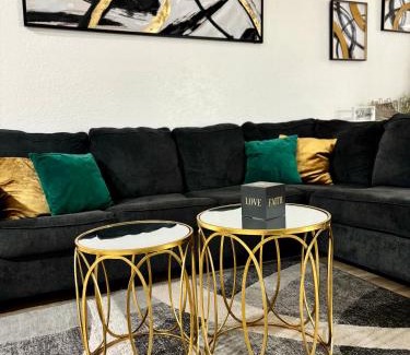 Oak Ridge Apartment | Orlando Oasis 2BR Disney Parks Fast Wi fi Pool Gym Free Parking Workspace Free cable near Universal Studios