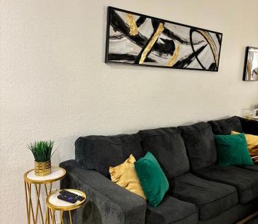 Oak Ridge Apartment | Orlando Oasis 2BR Disney Parks Fast Wi fi Pool Gym Free Parking Workspace Free cable near Universal Studios