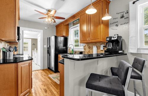 Wadeview Park House | Orlando Oasis! Free Laundry & Parking Near Disney!