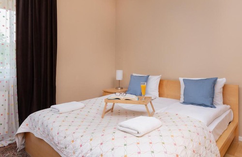 Orlowo Apartment | Orlowo Park - Spacious Apartment with Winter Garden by Noclegi Renters