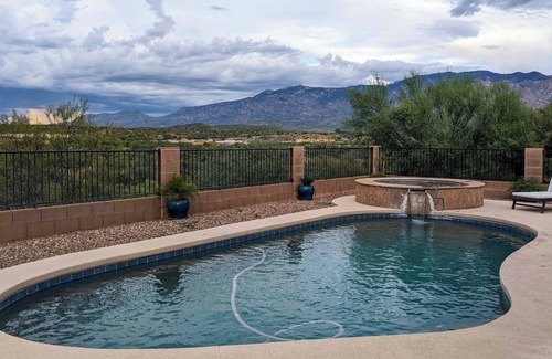 Catalina Shadows Estates Cottage | Oro Valley Home w/Hot Tub & Mountain Views!