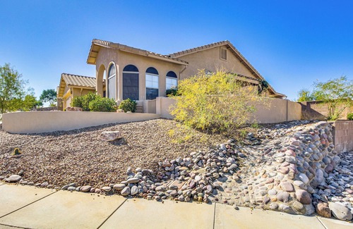 Catalina Shadows Estates Cottage | Oro Valley Home w/Hot Tub & Mountain Views!