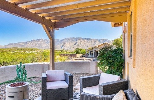 Catalina Shadows Estates Cottage | Oro Valley Home w/Hot Tub & Mountain Views!