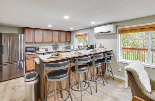 Ahsahka Cottage | Orofino Cottage - Patio, Hot Tub & Outdoor Kitchen