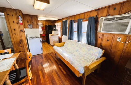 Rockaway Beach Cabin | Orphan Annie at Duck Harbor