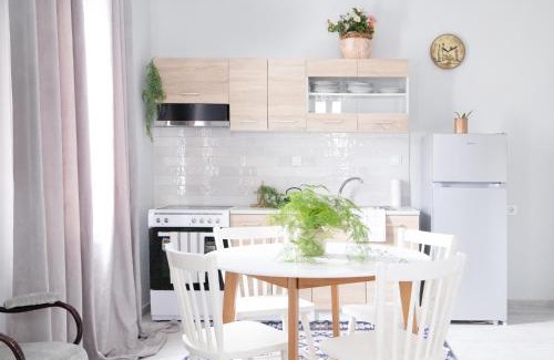 Agria House | Orsiida deluxe garden house & superior garden apartment Agria
