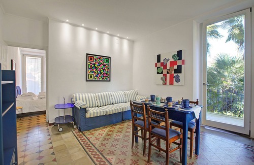 Lesa Apartment | Ortensia Apartment in Villa Jejia, Lesa, Italy