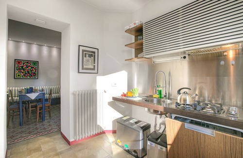 Lesa Apartment | Ortensia Apartment in Villa Jejia, Lesa, Italy