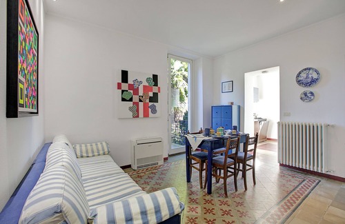 Lesa Apartment | Ortensia Apartment in Villa Jejia, Lesa, Italy