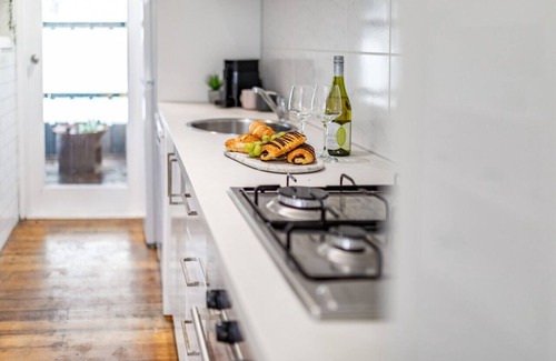 Ocean Grove Apartment | Orton Blue- Beachside getaway for 4, Pets welcome, Walk to the Beach + Shops