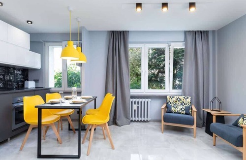 Nowe Miasto Apartment | Os. Piastowskie 33 | Stylish Apartment | Balcony