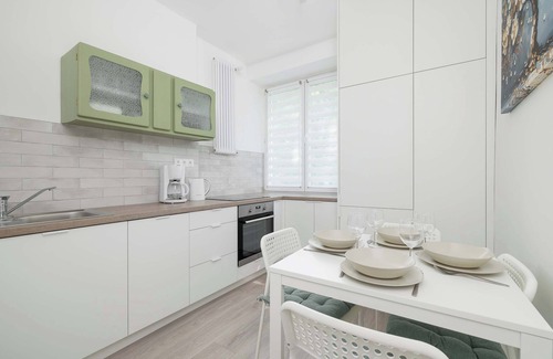 Nowa Huta Apartment | Os Teatralne 6 Krakow Bright Apartment Remote Work