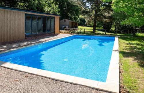 Holcombe Burnell House | Osbornes Holiday House near Exeter with swimming pool