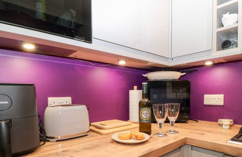Uffculme House | OSCAR'S RETREAT, with a garden in Uffculme