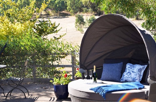 Elevated Plains Cottage | Oscars private spa villa - idyllic couples getaway