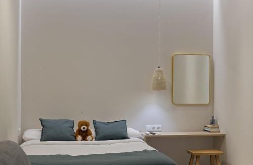 Valencia Province Apartment | Osito Hub - Esteban Ballester