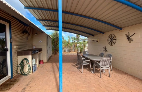 Exmouth Villa | Osprey Holiday Village Unit 113/2 Bedroom apartment in complex with a pool
