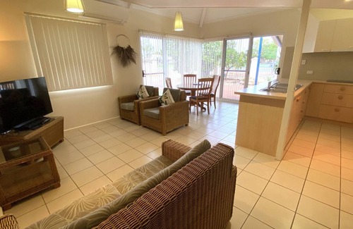 Exmouth Villa | Osprey Holiday Village Unit 101/2 Bedroom apartment in complex with a pool