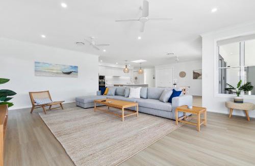 Banksia Beach House | Osprey Oasis