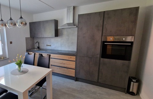Sassnitz Apartment | Ostseestern-rügen Sassnitz Stillvolle Ferienwohnung mit 80 m² und Terasse