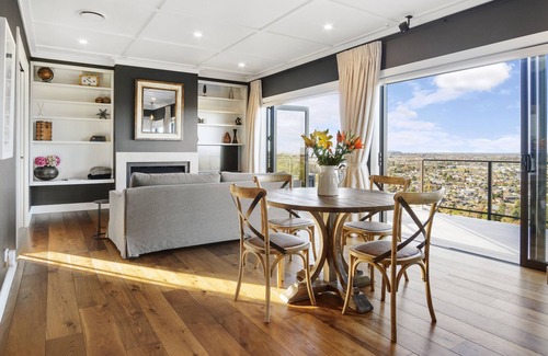 Taradale Cabin | Otatara Lodge Napier