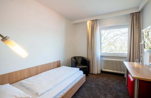 Weil am Rhein Hotel | Ott's Hotel Weinwirtschaft & Biergarten Weil am Rhein/Basel