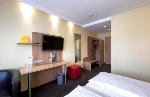 Weil am Rhein Hotel | Ott's Hotel Weinwirtschaft & Biergarten Weil am Rhein/Basel