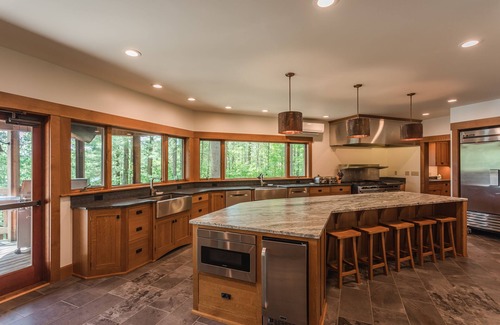 Glenfield Cabin | Otter Creek Lodge - Large Family Rental