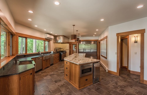 Glenfield Cabin | Otter Creek Lodge - Large Family Rental