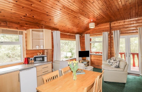 Marybank Cottage | OTTER LODGE, pet friendly, with a garden in Strathpeffer