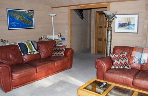 Quadra Island Cottage | Otter View Cottage at April Point