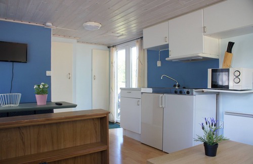 Hova RV Rental | Otterbergets bad & camping