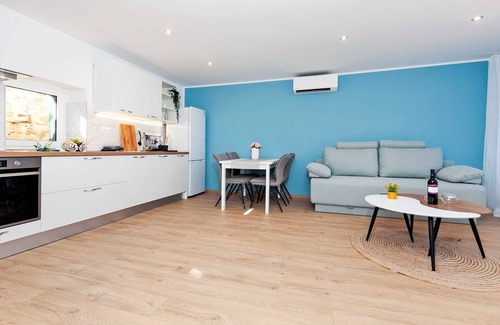Rovinj Apartment | OTTO - Sea view Apartment with Parking
