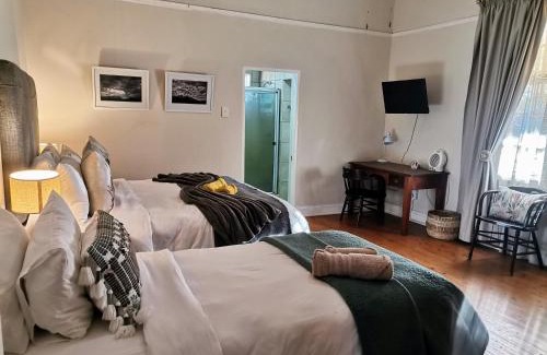 Lydenburg House | Oude Post Guesthouse and Cottage - The Old Postmaster's House