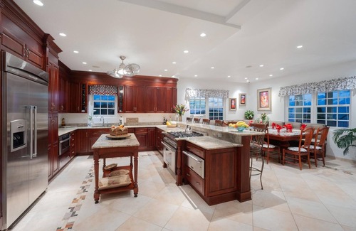 East End House | Our Cayman Cottage: Spacious Family Beach House w/Pool, Spa, Kayaks, + Arcade R