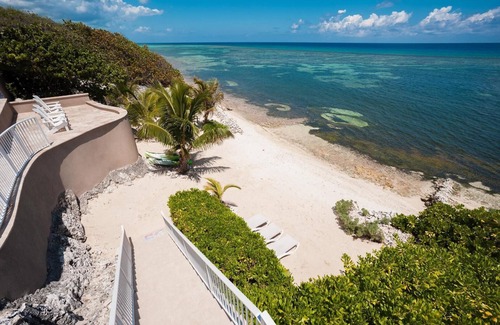 East End House | Our Cayman Cottage: Spacious Family Beach House w/Pool, Spa, Kayaks, + Arcade R