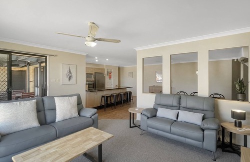 Batehaven House | Our Haven: 4-Bed Escape Near Beach & Mogo Trails