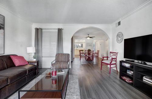 Palm Springs Apartment | Our Mesquite-Refreshed 1st floor nature preserve & mtn view condo!