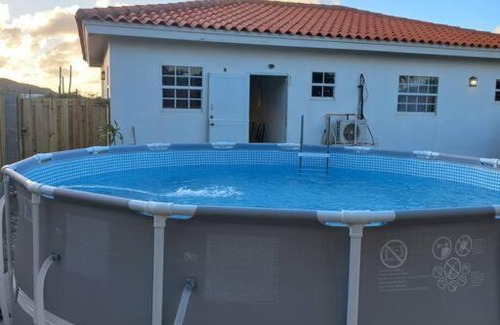 Santa Cruz House | ~*Our Paradise*~ 3-bedroom home with a pool