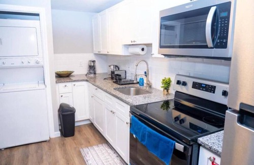 Overbrook Apartment | Ousby Luxury Apartment unit 1.2-bedroom with AC, WiFi in wonderful Philadelphia.