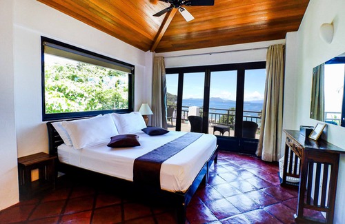 Puerto Galera Hotel | Out of the Blue Resort