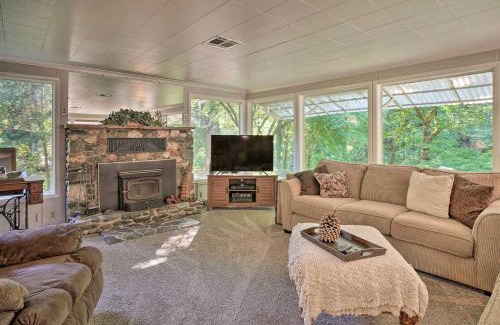 Galice House | Outdoor Adventure Tranquil Creekside Retreat