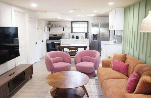 South Seminole Heights House | Outdoor Hangout w BBQ Firepit Bocce Ball and More