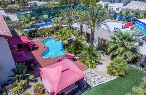 Spring Valley House | Outdoor Oasis Retreat 10-bedroom Sleeps 22, Sports,Amenities, Arcade, Sauna, Spa