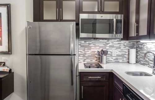 Jacksonville Condo | Outdoor Pool. Free Breakfast. Gym. Near Camp Gelger & Camp Johnson.